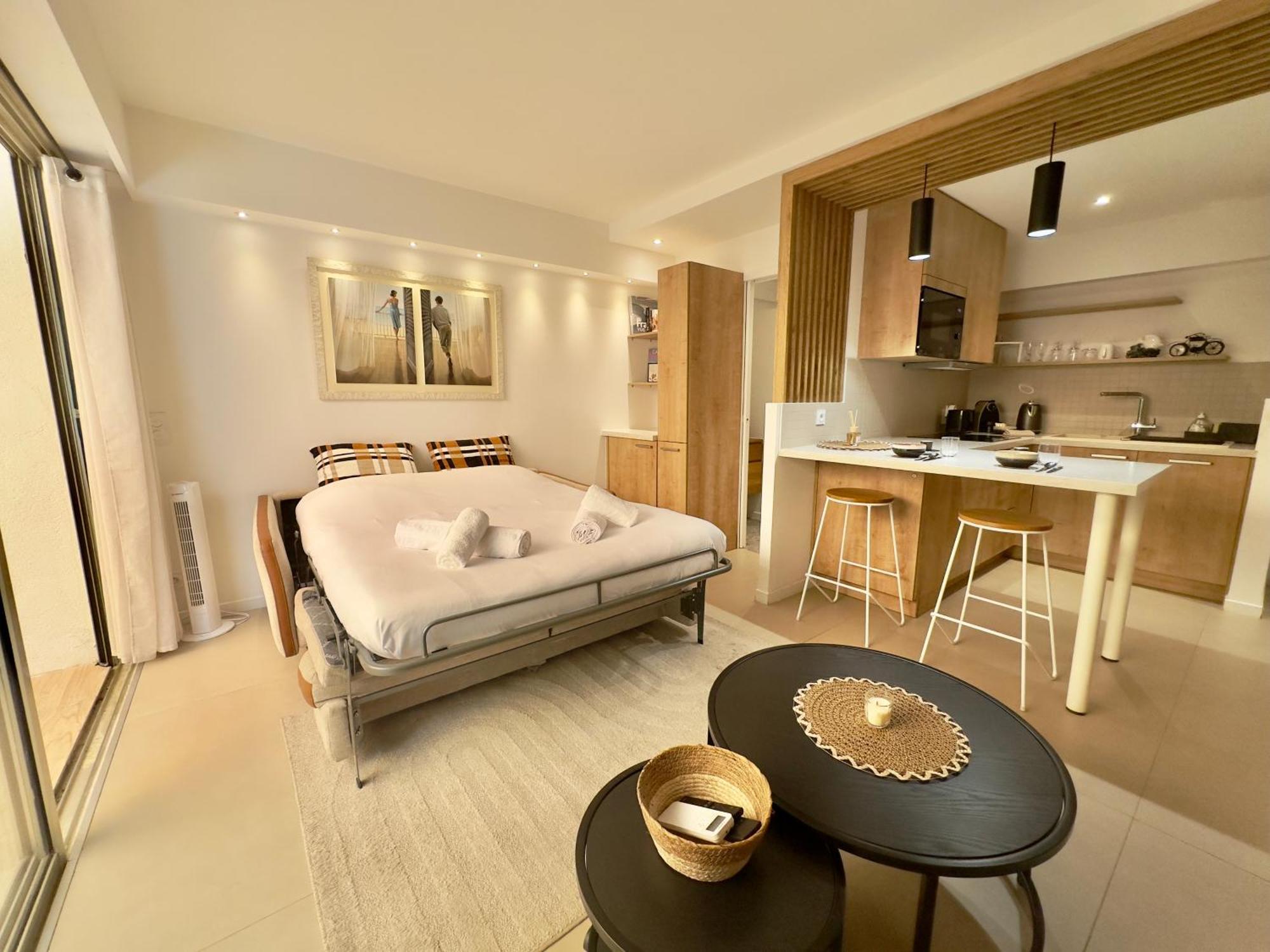 Evasion Boheme - Studio Avec Terrasse Au Coeur De Cannes Exteriör bild