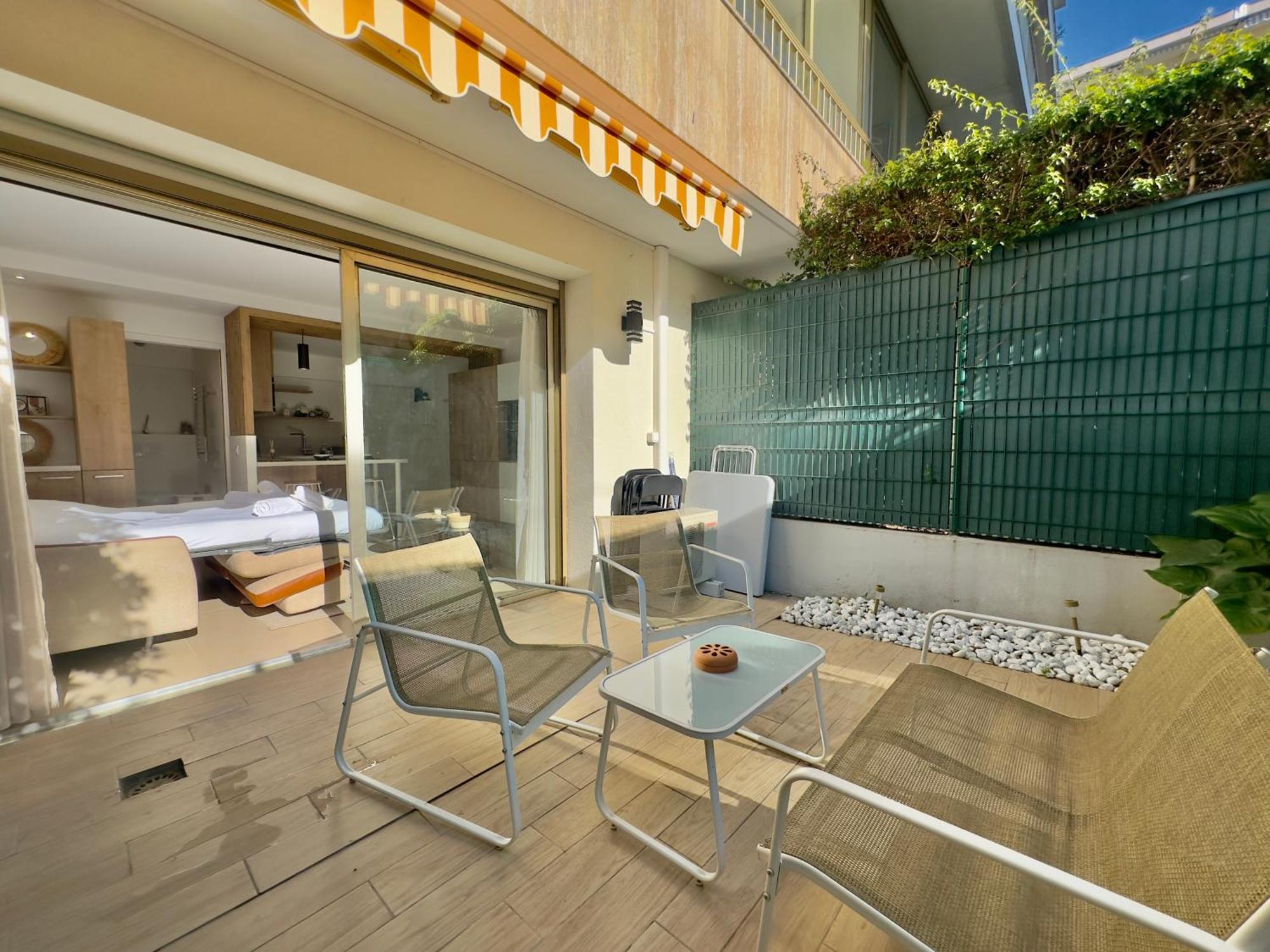 Evasion Boheme - Studio Avec Terrasse Au Coeur De Cannes Exteriör bild