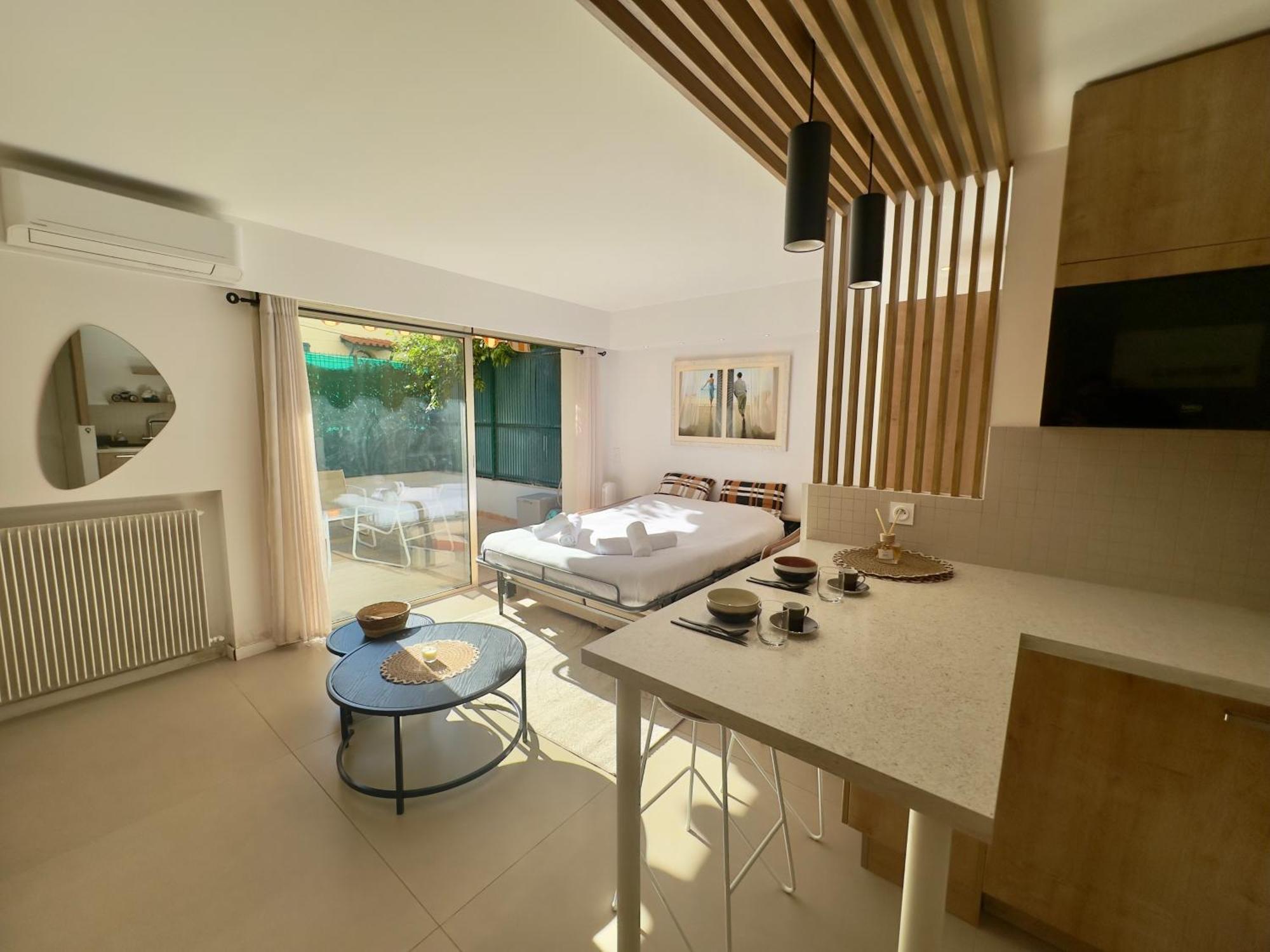 Evasion Boheme - Studio Avec Terrasse Au Coeur De Cannes Exteriör bild